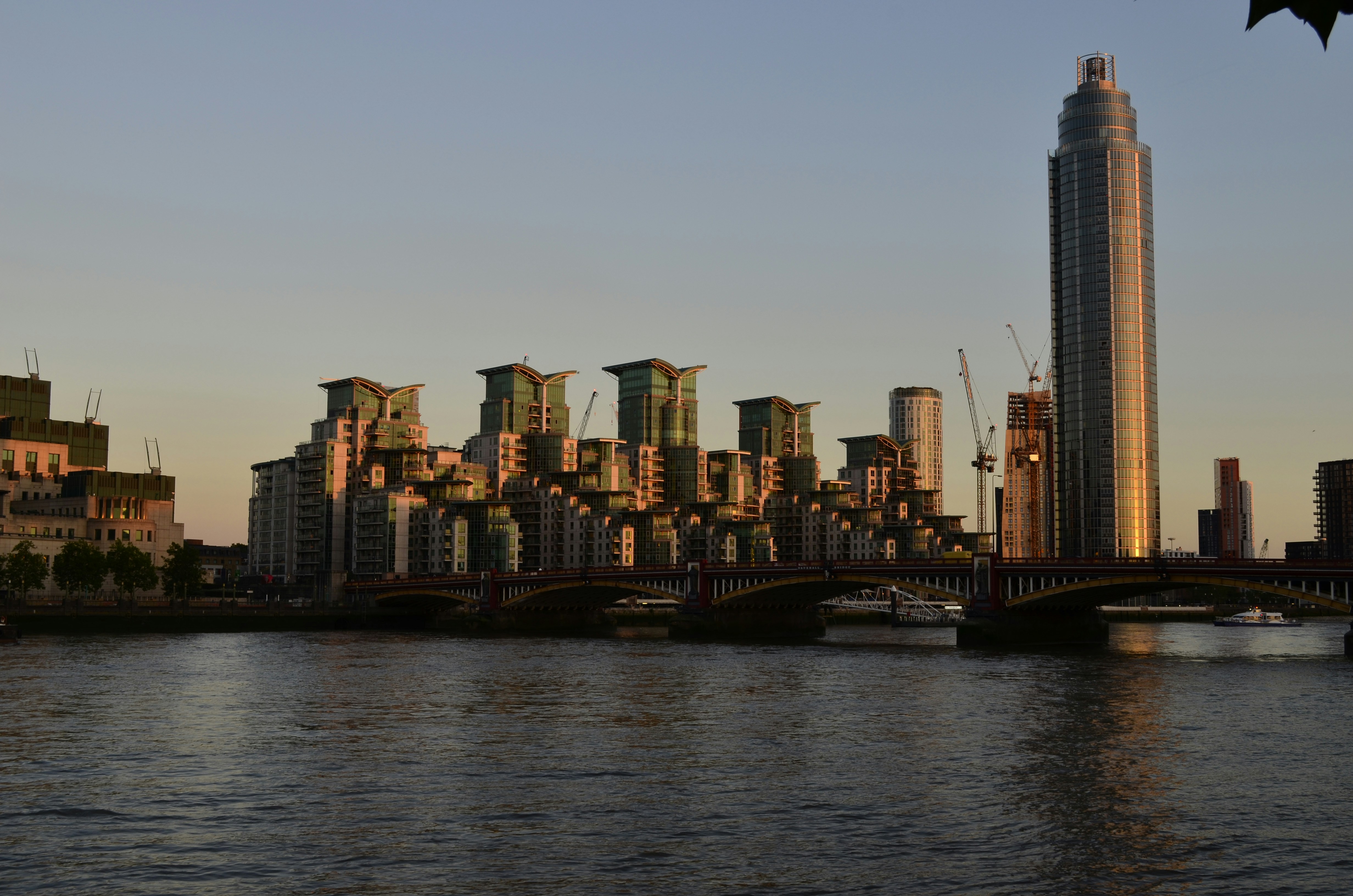 Albert Embankment, Vauxhall - London - Urban Rest