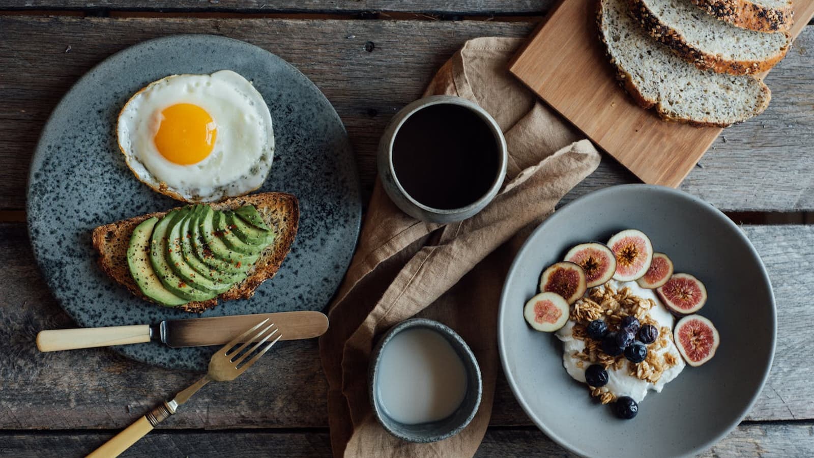 Wie erstelle ich einen Ernährungsplan? Bild mit gesunden Lebensmitteln für einen guten Ernährungsplan.