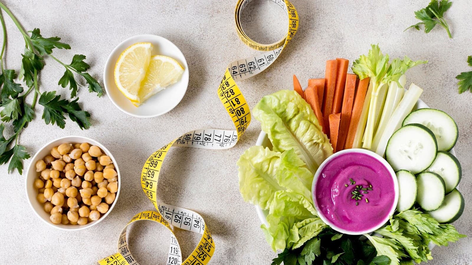 Abnehmen mit der Low Fat Diät. Bild von mehreren Lebensmitteln, die während der Low Fat Diät gegessen werden.