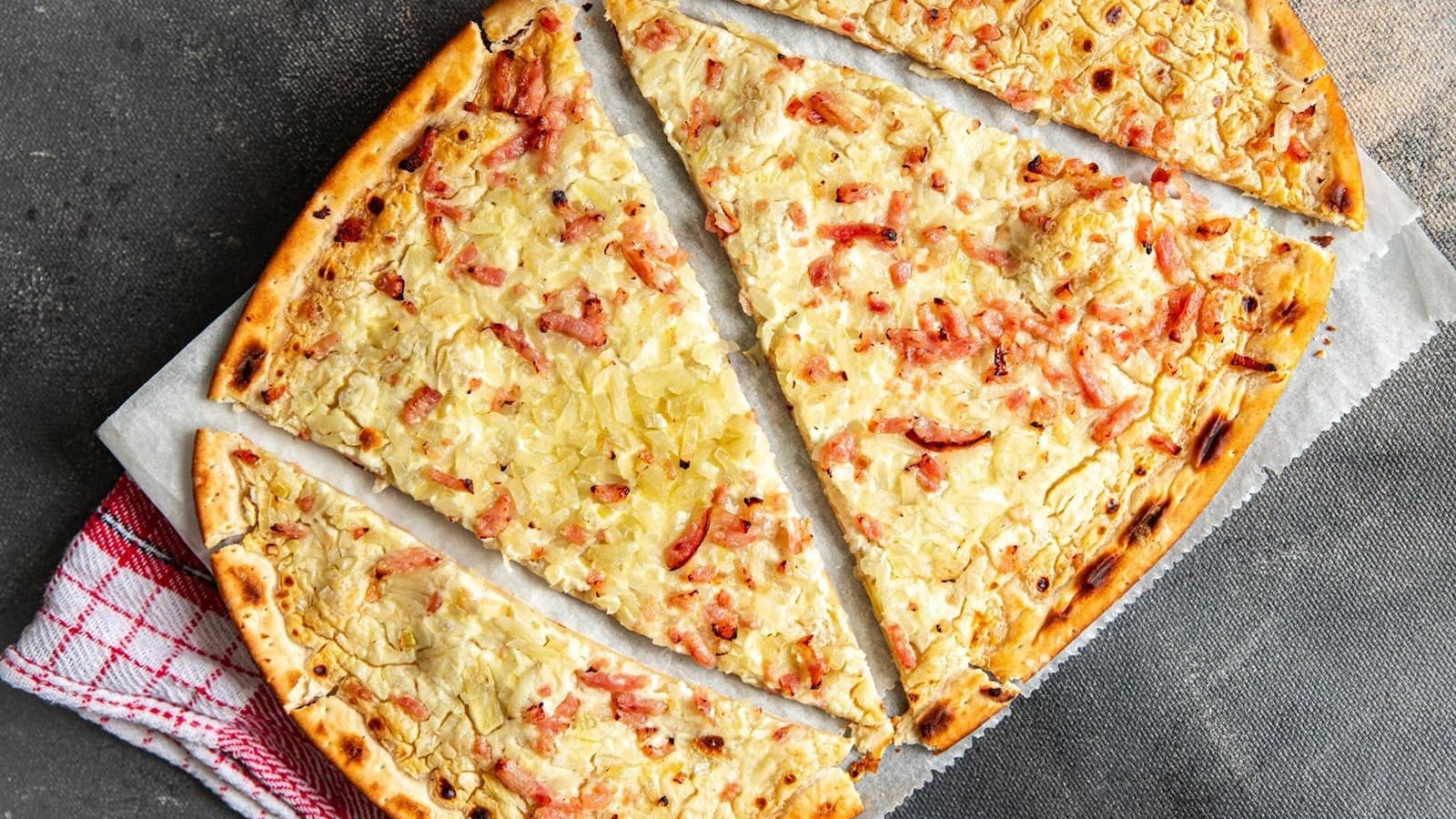 Low Carb Flammkuchen: So gehts! - DROPTIME Supplements