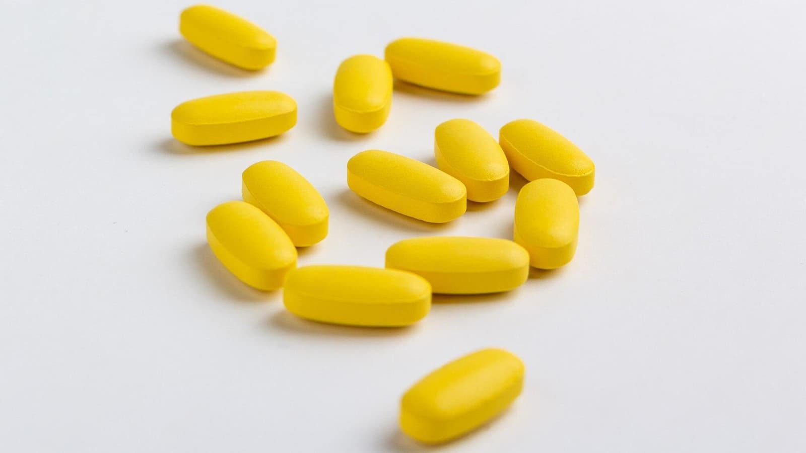 BodyLab24 Vitamin A-Z im Review. Bild von den BodyLab24 Vitamin A-Z Tabletten.