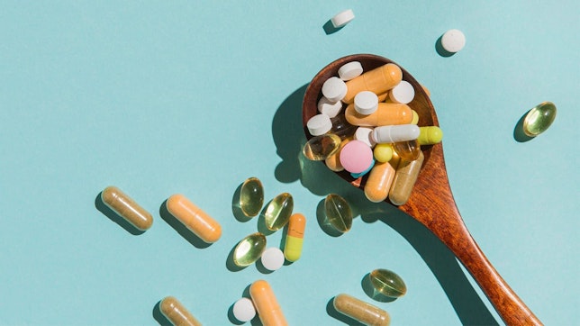 Was sind Mikronährstoffe? Bild von mehreren Tabletten, die Mikronährstoffe enthalten.