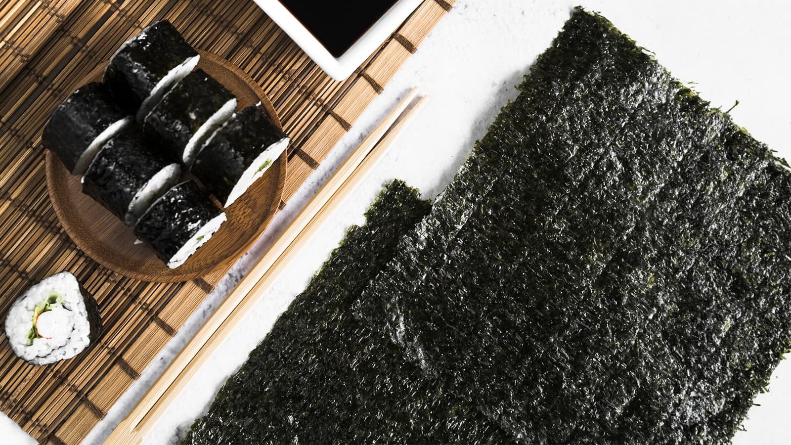Warum sind Nori Blätter so gesund? Bild, auf dem mehrere Nori Blätter zu sehen sind.