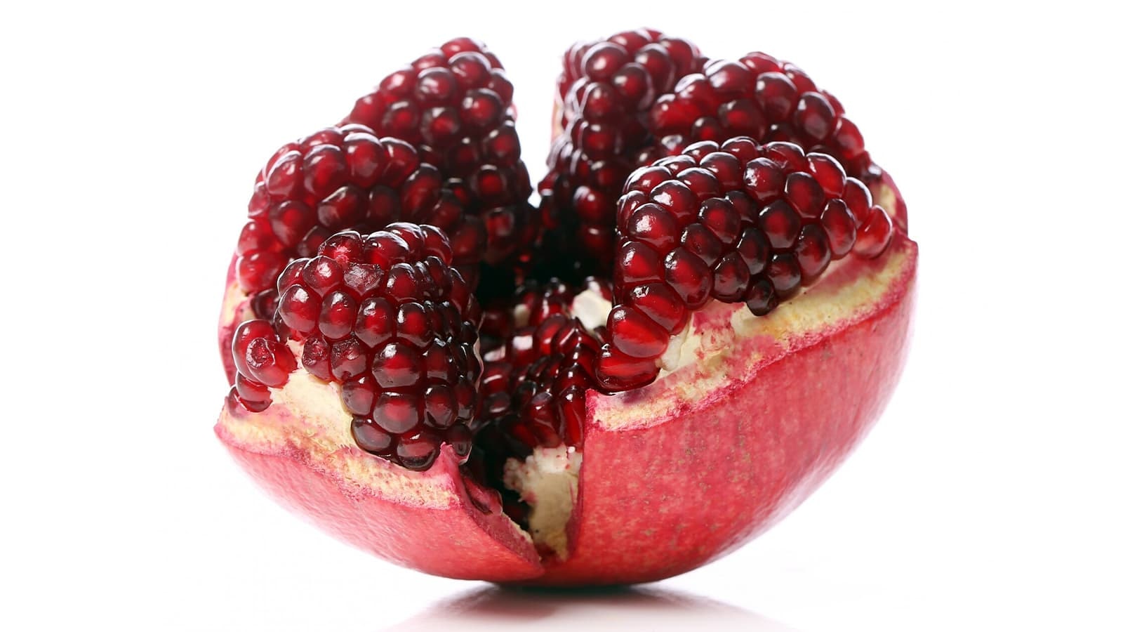Granatapfelsaft ist nicht nur ein erfrischendes Getränk, sondern auch ein echtes Superfood mit zahlreichen gesundheitlichen Vorteilen.