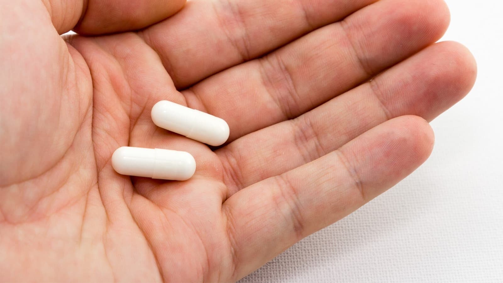 L-Carnitin ist ein vielseitiges und nützliches Supplement, das insbesondere für sportlich aktive Menschen zahlreiche Vorteile bietet. L-Carnitin unterstützt vor allem den Fettstoffwechsel.