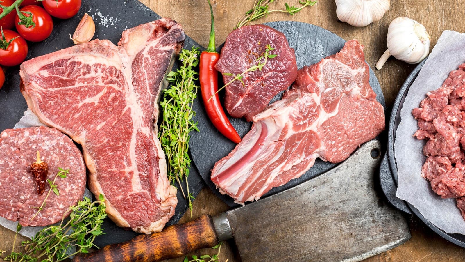 Fleisch kann ein wertvoller Bestandteil einer gesunden Ernährung sein, solange es in Maßen genossen wird. Es werden 300 bis 600 Gramm Fleisch pro Woche empfohlen.