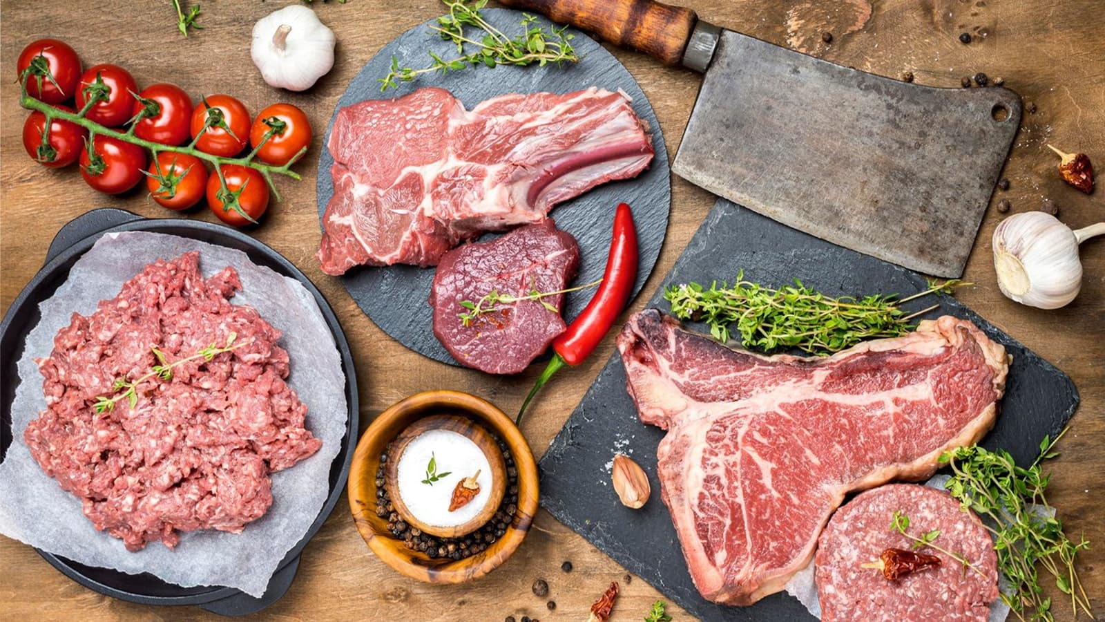 Fleisch kann ein wertvoller Bestandteil einer gesunden Ernährung sein, solange es in Maßen genossen wird. Es werden 300 bis 600 Gramm Fleisch pro Woche empfohlen.