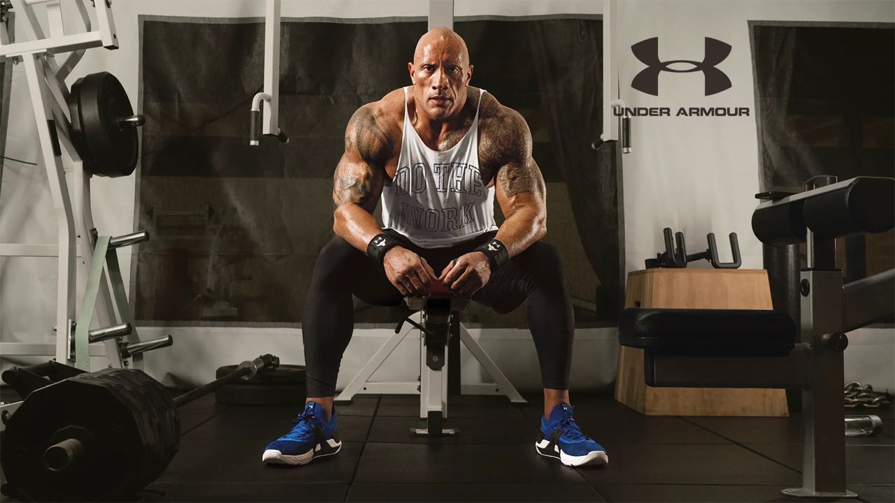 under Armour Werbebanner mit dem Schauspieler "The Rock" drauf