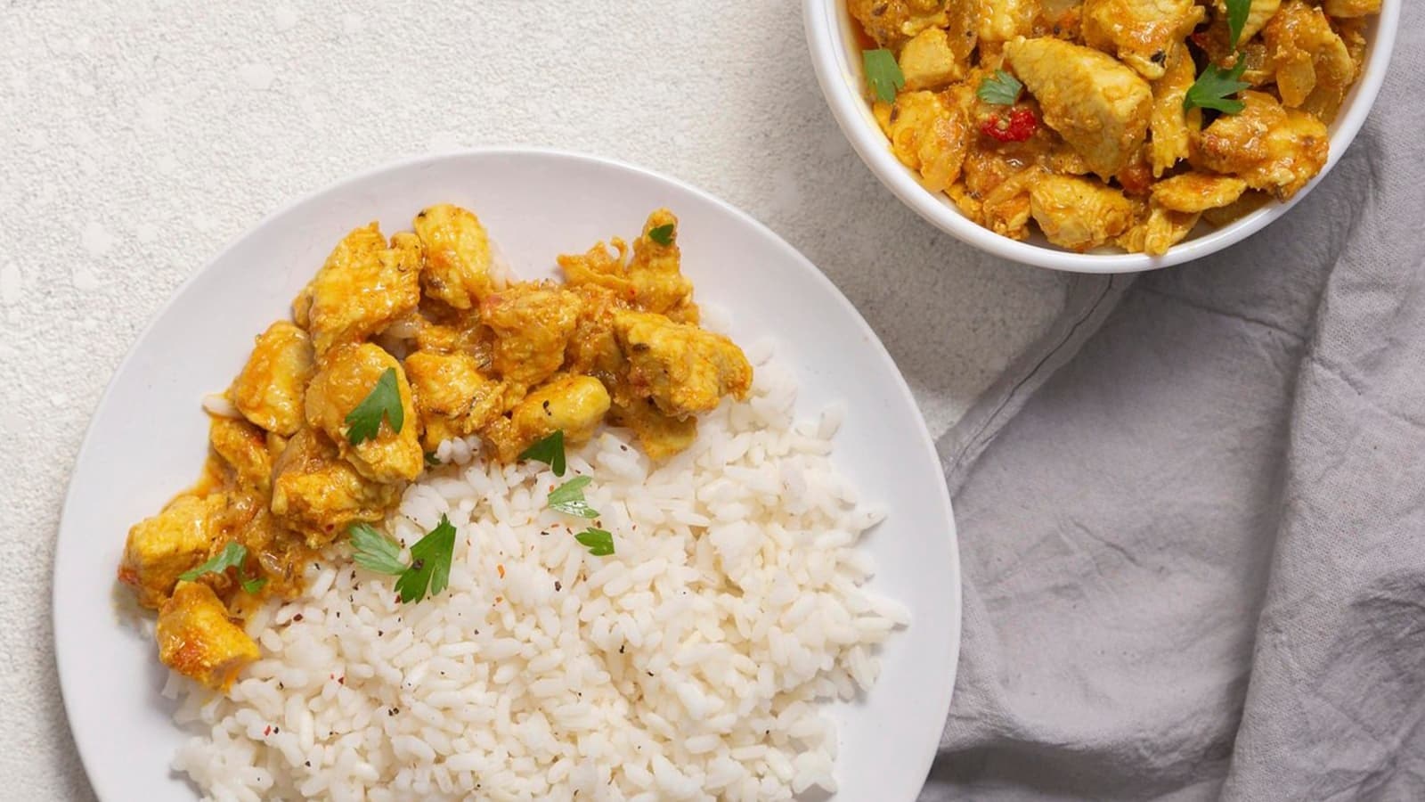 Low Carb Chicken Curry mit Reis - Einfaches Rezept