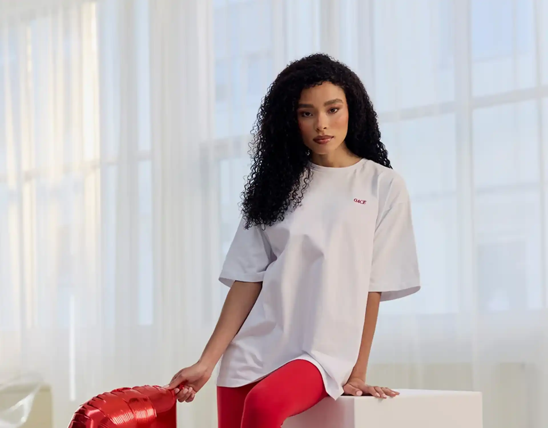 Bild von Model für die Kollektion OACE Valentines Drop 2025