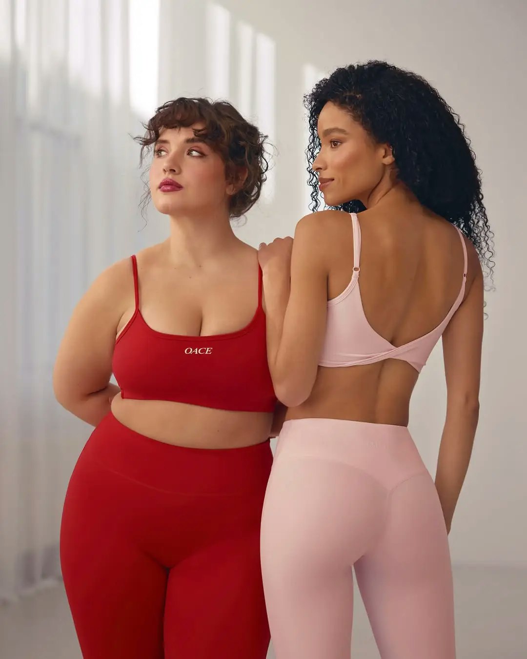 OACE Valentines Drop 2025: Bild von zwei Models