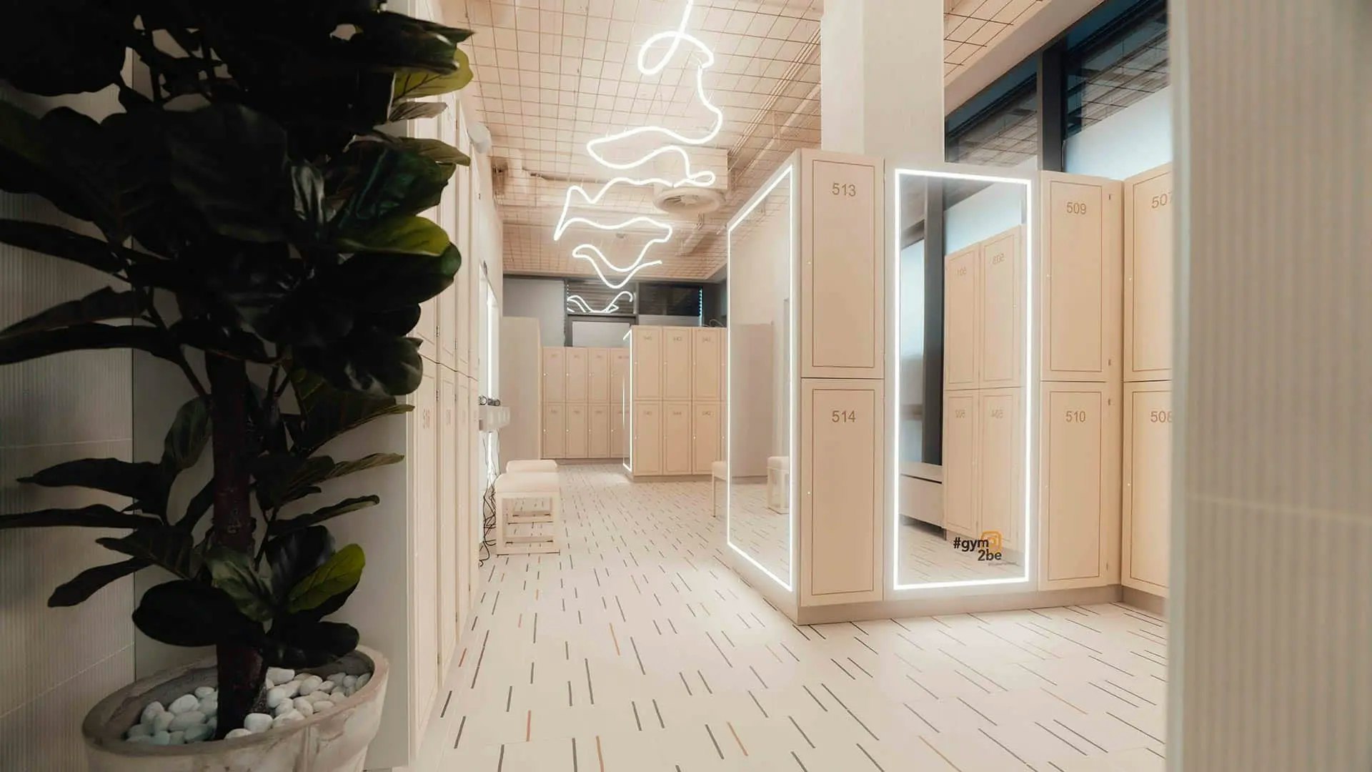 umkleidekabine vom fitnessstudio fitsevenelvenen.