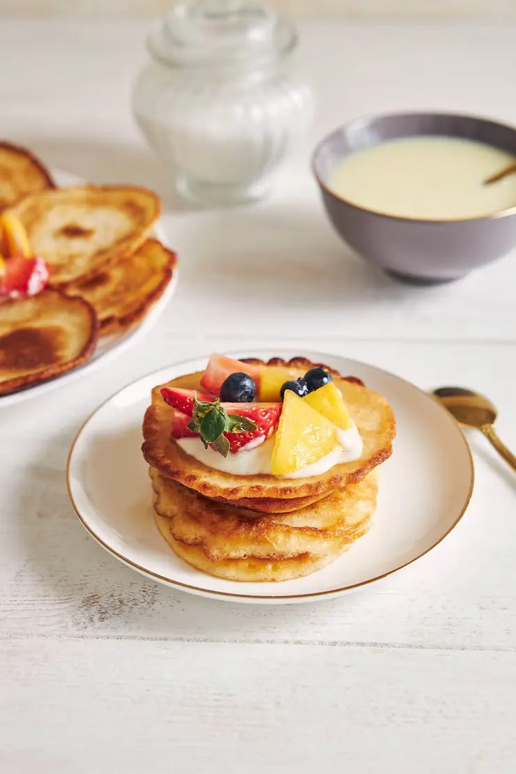 Protein Panckes mit More Sahne und Beeren