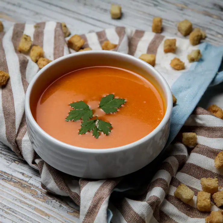 cremige tomatensuppe, verfeinert mit more sahne