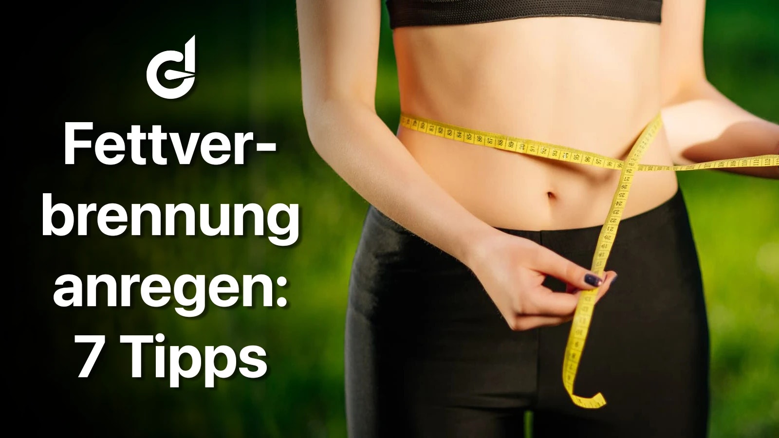 Eine Frau mit einem schlanken Bauch und einem Maßband.