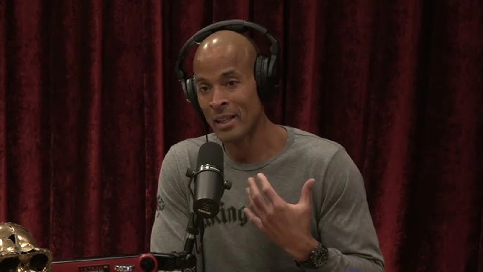 Bild von David Goggins bei Joe Rogan.