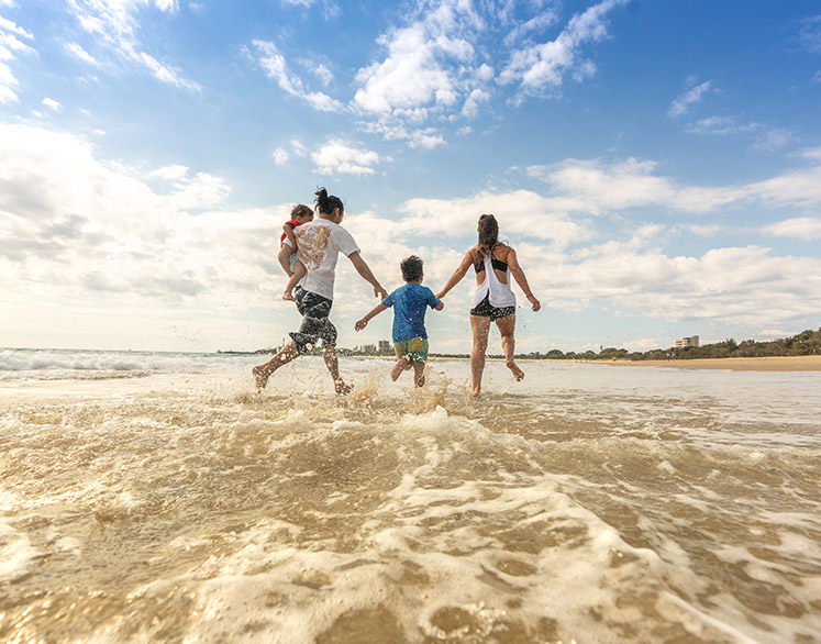 Image for Queensland border opens to regional NSW