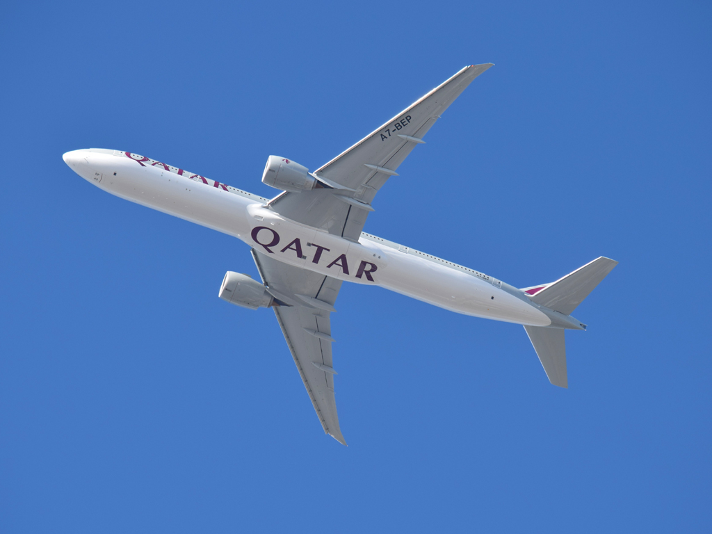 Image for Qatar Airways inaugural flight from Doha lands in Canberra