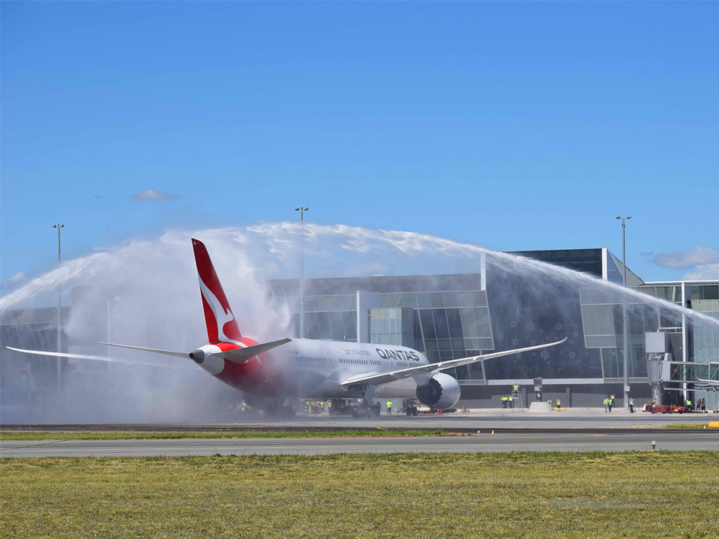 Image for Qantas Dreamliner comes to Canberra Airport
