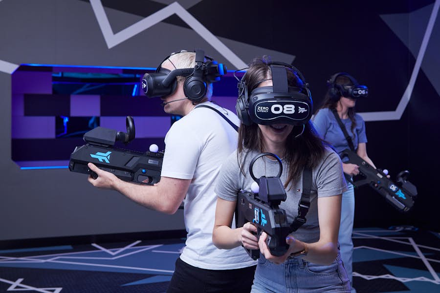 Group of people playing Zero Latency virtual reality