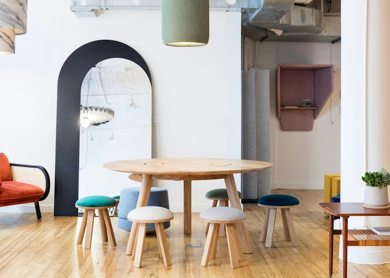 Acoustic Tables & Workstations for the Office | BuzziSpace