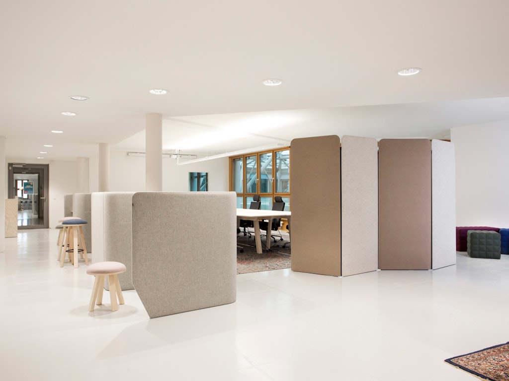 Buzziscreen BuzziScreen, sound-absorbing room divider | BuzziSpace