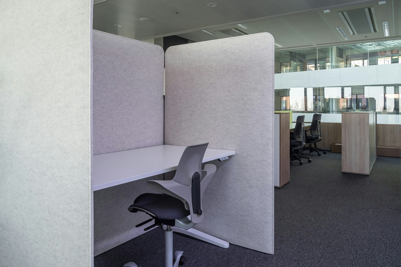 Buzziscreen BuzziScreen, sound-absorbing room divider | BuzziSpace