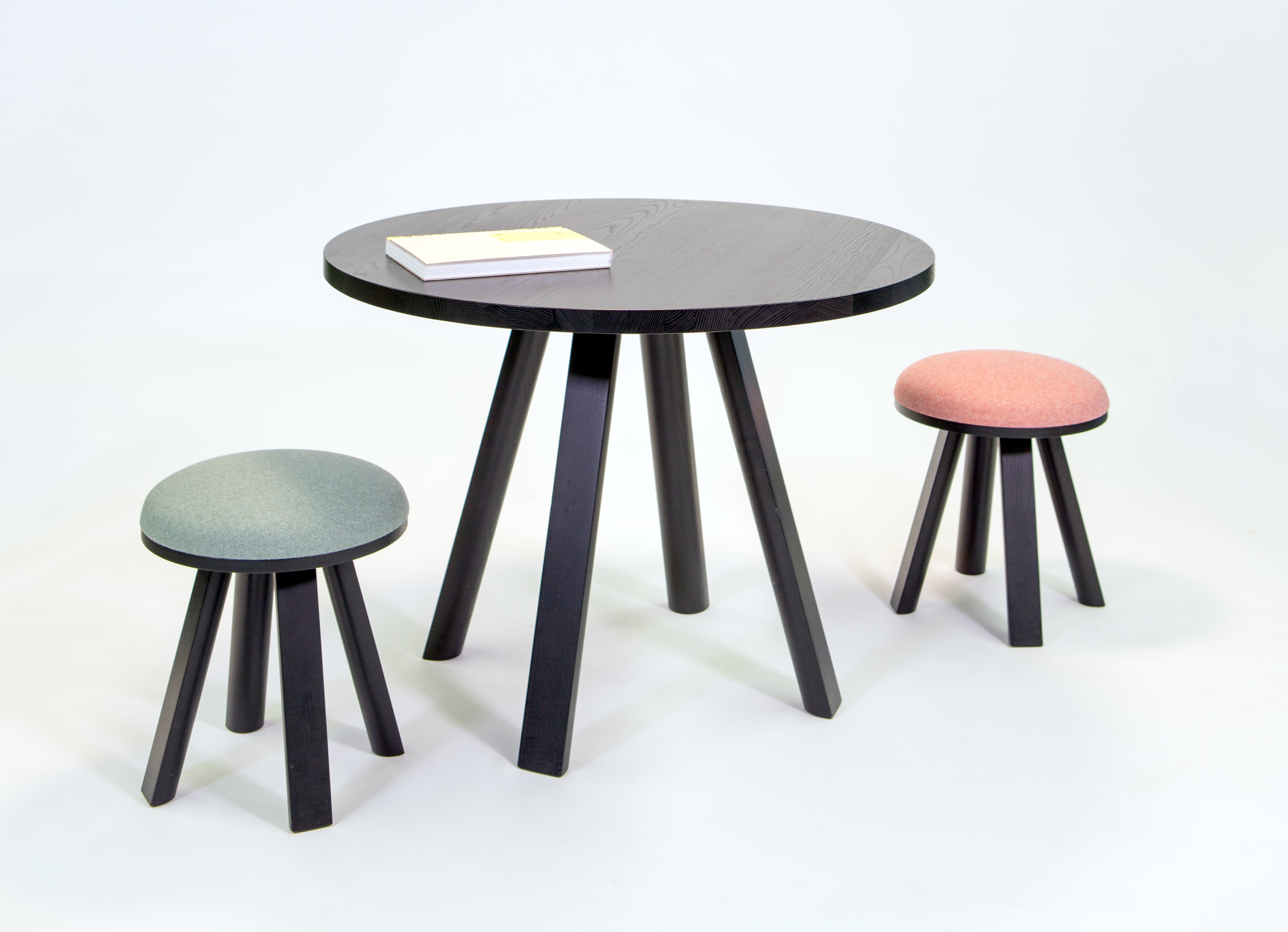 BuzziMilk Table, authentic wooden table | BuzziSpace