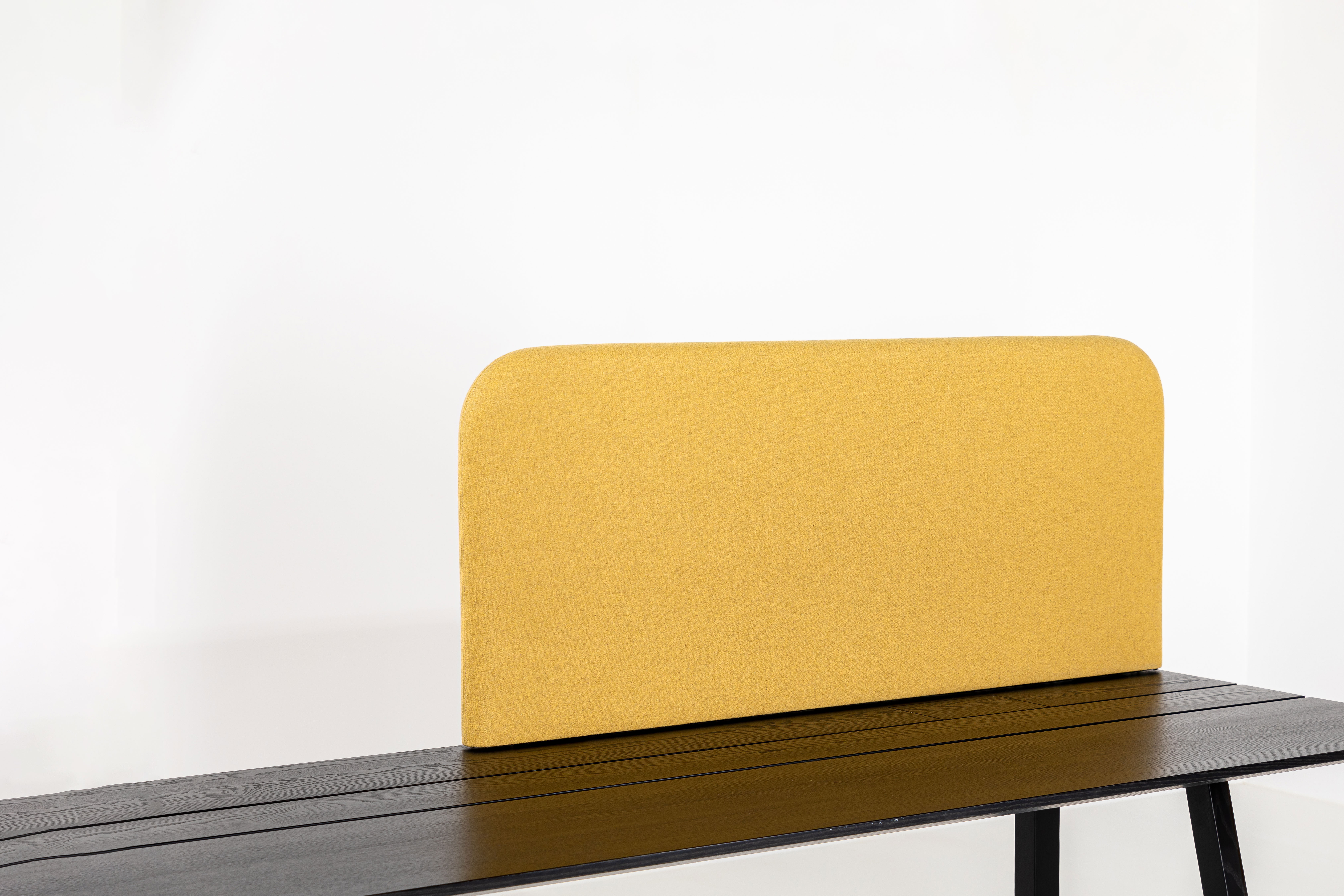 BuzziShield Desk, Create private workstations | BuzziSpace