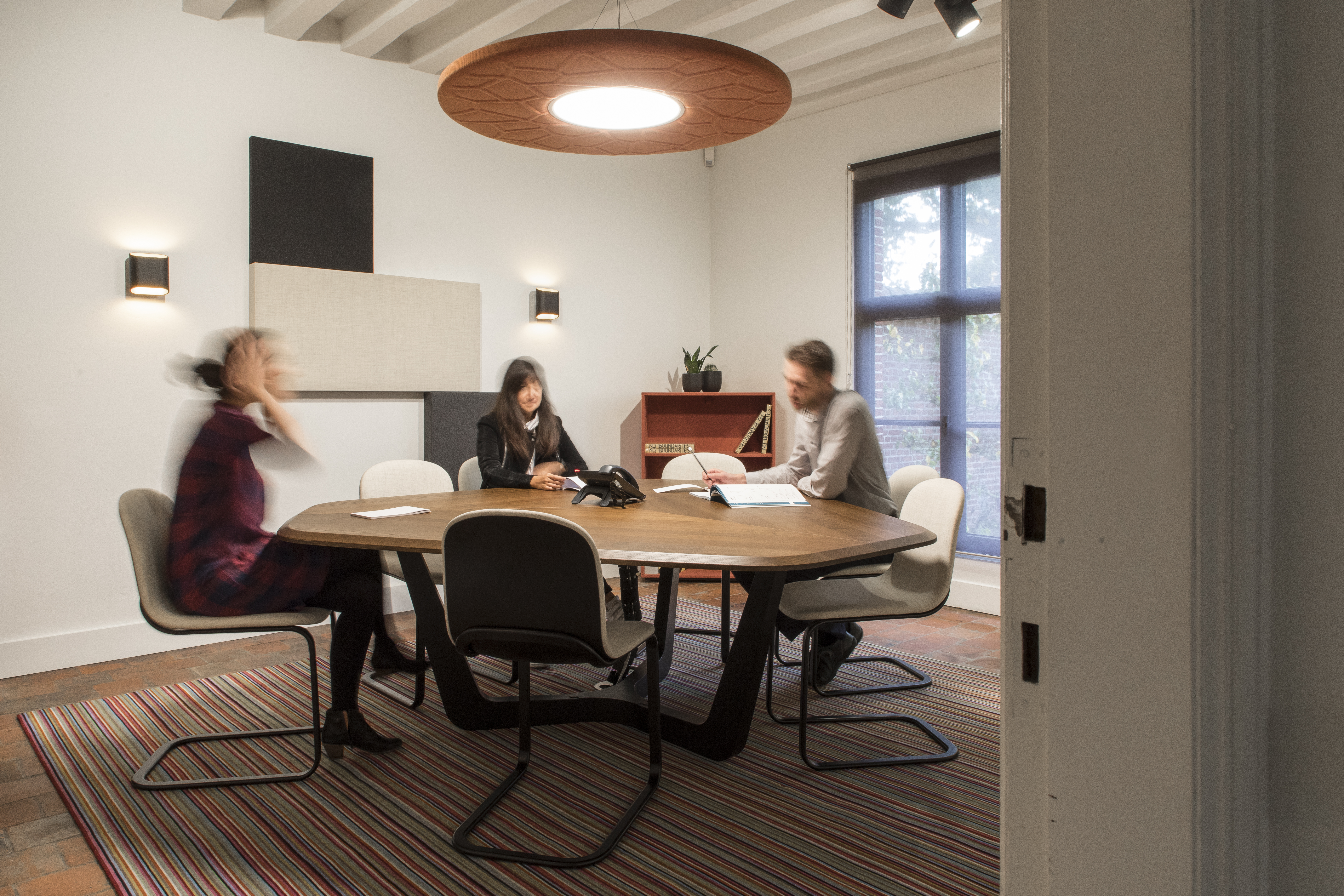 期間限定 数量限定 BuzziMoon, ceiling light with sound absorbing disk | BuzziSpace 人形
