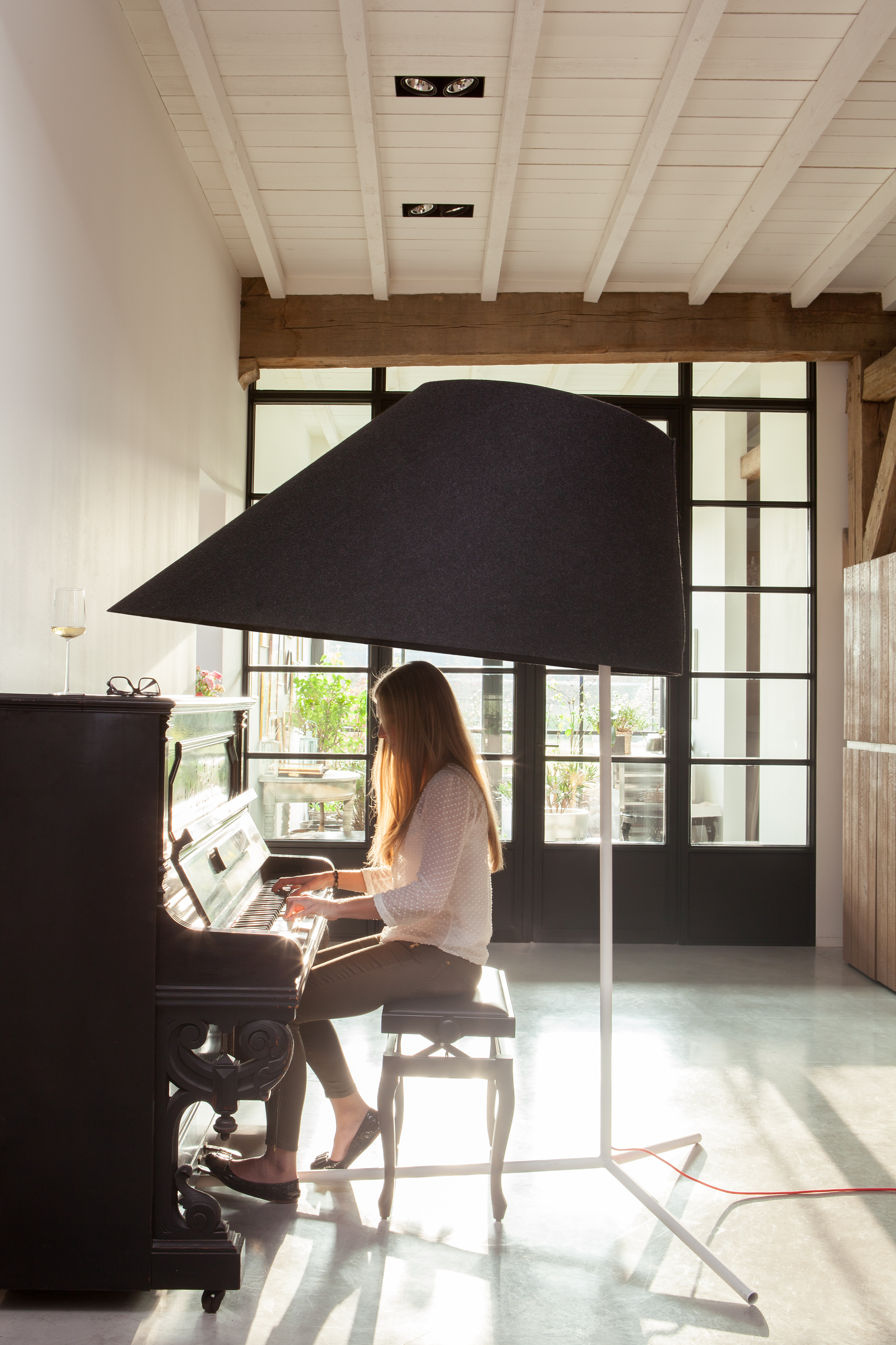 BuzziShade Standing, a standing lighting element in BuzziFelt