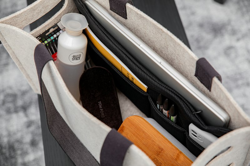 BuzziBox Travel, mobile storage box in felt | BuzziSpace