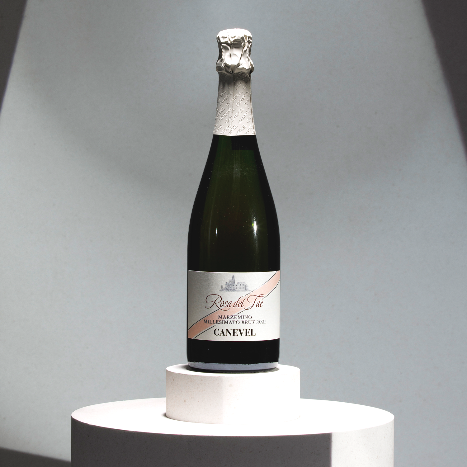 ROSA DEL FAÈ | Spumante Rosé Millesimato Brut This is a rosé Spumante of Marzemino grape, has an attractive acidity and elegant hints of roses and berry fruit. Good both as an aperitif and the whole meal.