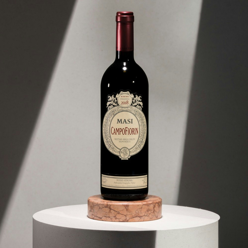 CAMPOFIORIN | Rosso Verona IGT Vino rosso, rotondo e vellutato, che fin dal 1964 ha segnato la storia della Valpolicella, diventando un classico della tradizione enologica italiana nel mondo.