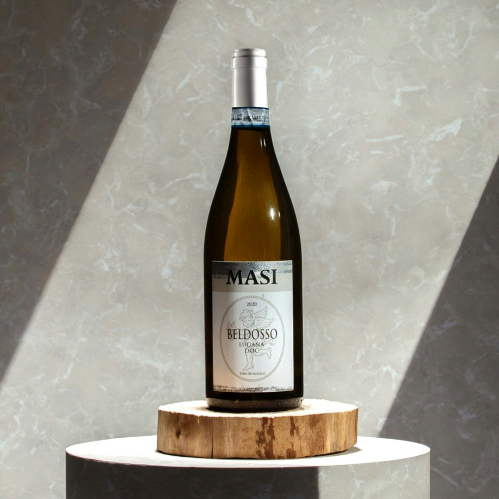 BELDOSSO | Lugana DOC | BIO A "classic" of the Veronese tradition, interpreted in a modern key. Produced with Trebbiano grapes, it is a white with character aged in oak barrels.
