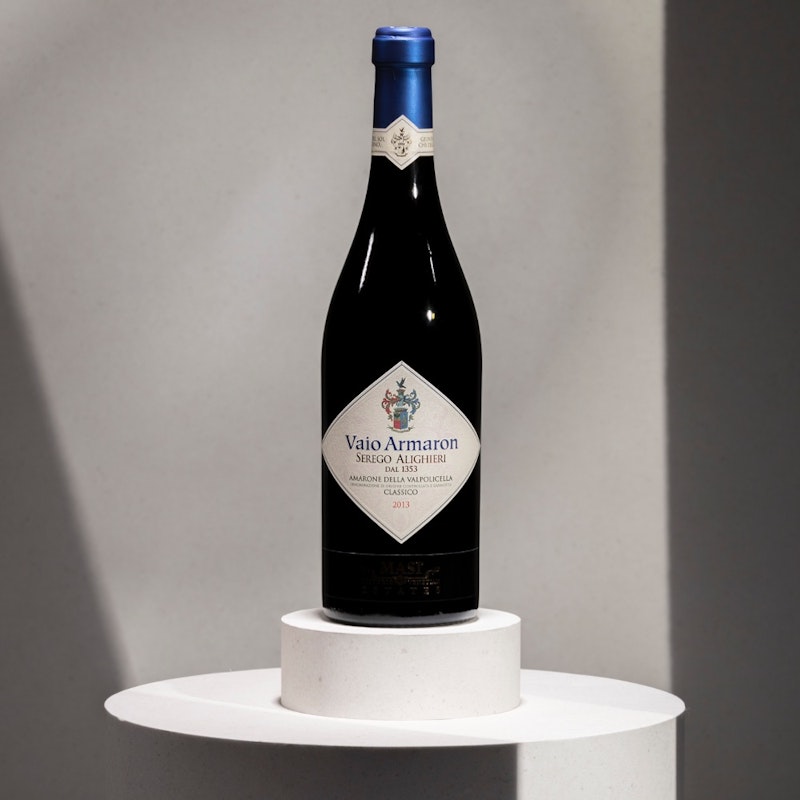 VAIO ARMARON | Amarone Classico DOCG Rosso rubino di straordinaria forza e complessità. Affinato in fusti di ciliegio, regala un'elegante personalità e struttura