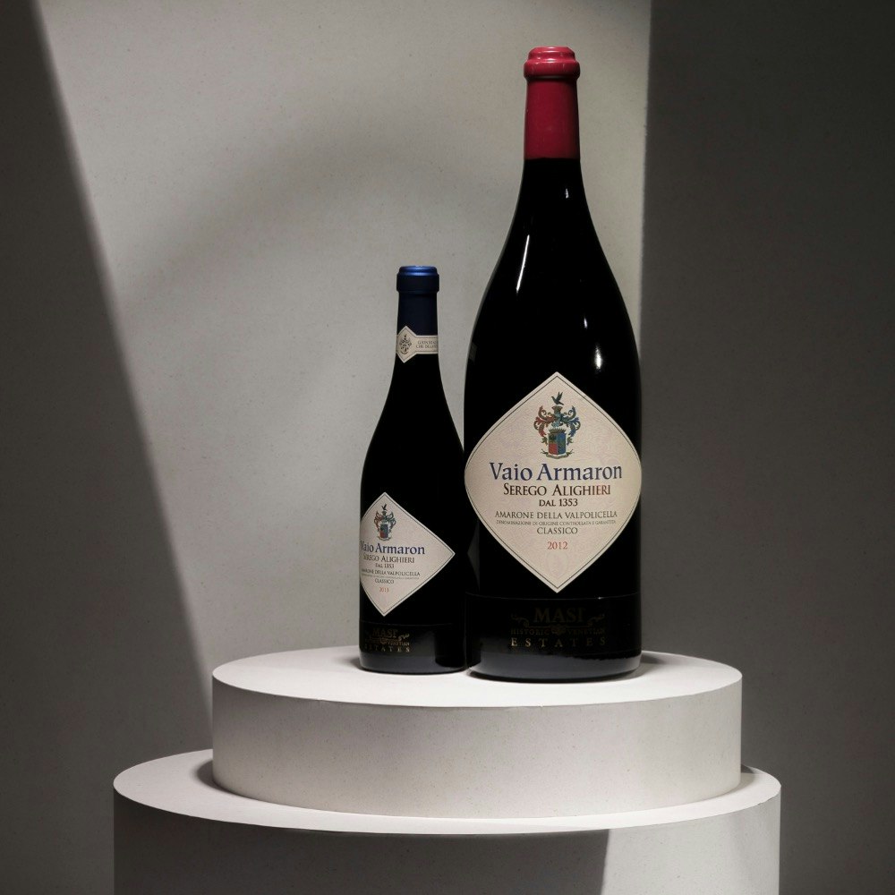 VAIO ARMARON | Amarone Classico DOCG | JEROBOAM Rosso rubino di straordinaria forza e complessità. Affinato in fusti di ciliegio, regala un'elegante personalità e struttura