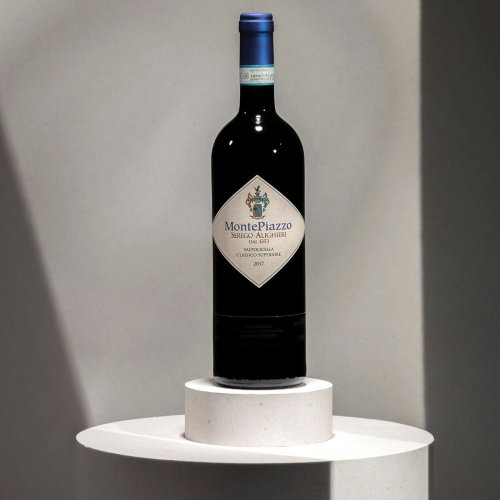 MONTEPIAZZO | Valpolicella Classico Superiore DOC Elegante ed importante, questo nobile rosso è di buona struttura ed è caratterizzato da sentori fruttati grazie all'affinamento in fusti di ciliegio
