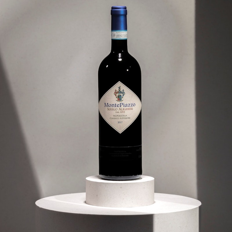 MONTEPIAZZO | Valpolicella Classico Superiore DOC Elegante ed importante, questo nobile rosso è di buona struttura ed è caratterizzato da sentori fruttati grazie all'affinamento in fusti di ciliegio