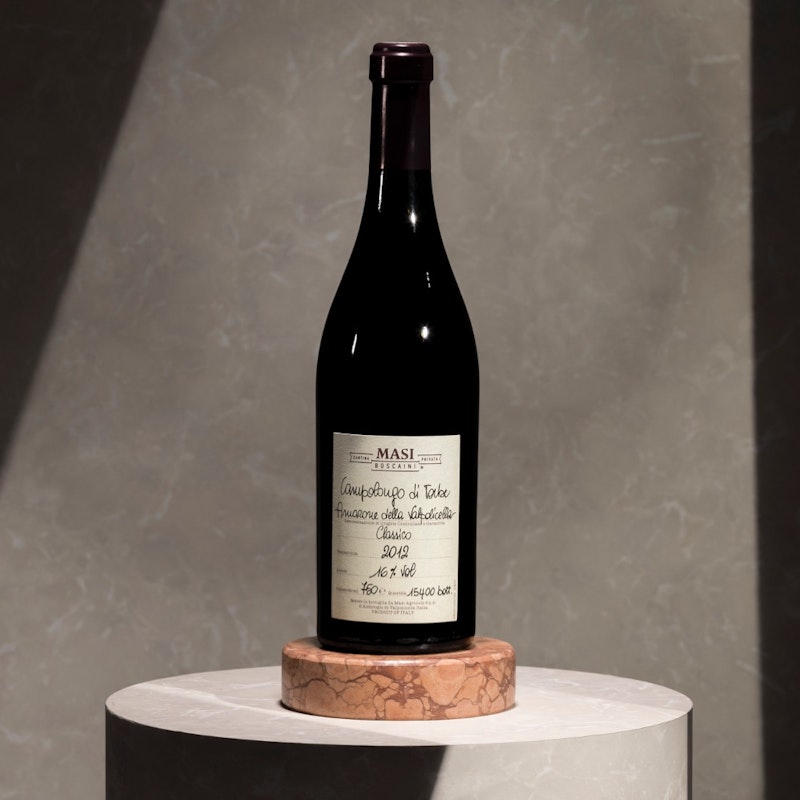  Elegante Amarone cru di Masi, è caratterizzato da aromi di mandorla e sentori di frutta cotta. Fa parte della collezione privata della famiglia Boscaini, che condivide con i suoi più appassionati esimatori