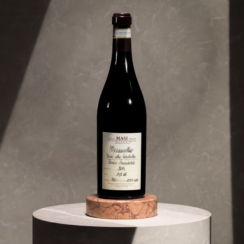 MEZZANELLA AMANDORLATO | Recioto Classico DOCG It is a "recioto" which is distinguished by its characteristic almond aftertaste. it is produced from grapes dried in lofts traditionally in the winter months.