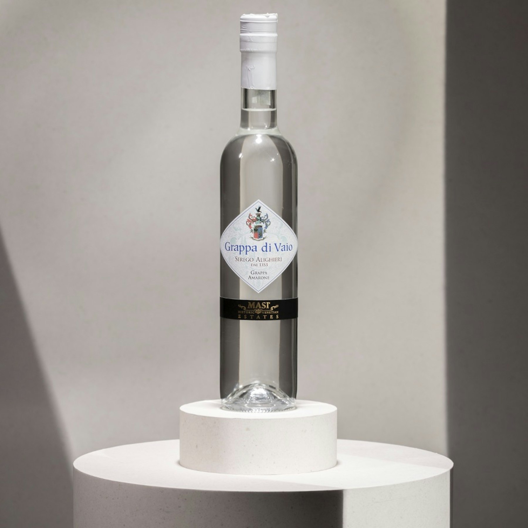  Grappa produced with the pomace of dried grapes used for Armaron Serego Alighieri, it has a refined and soft touch.
