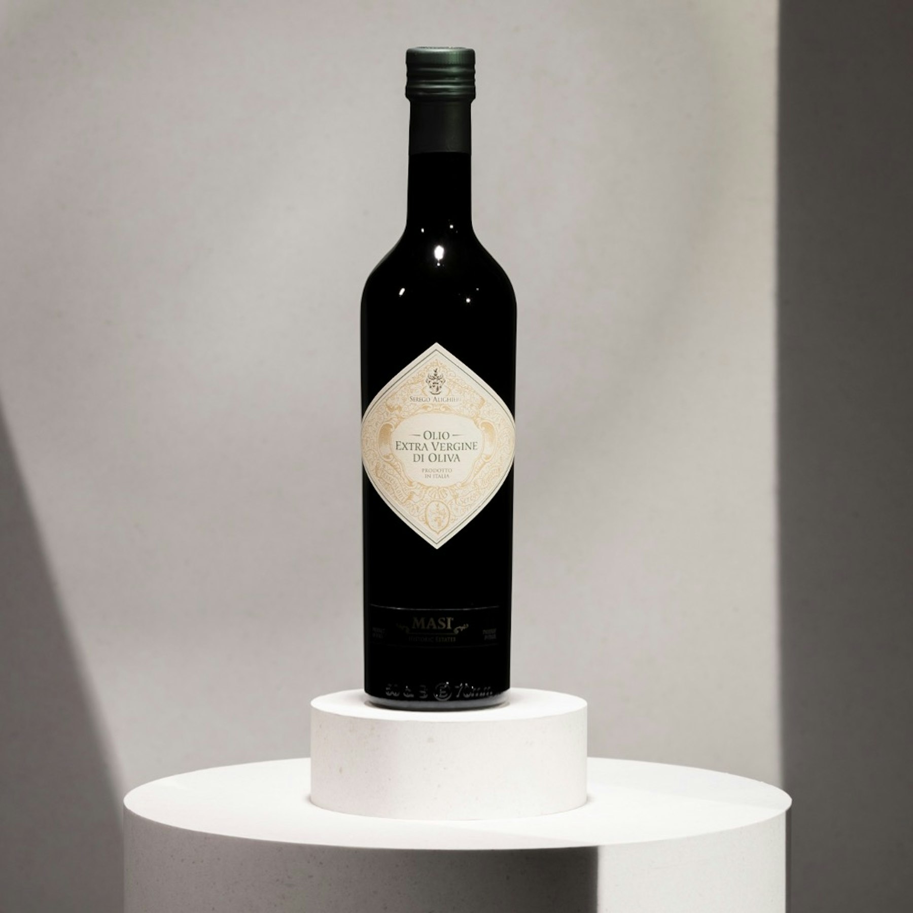  Olio extra vergine di olive raccolta dalle Possessioni Serego Alighighieri in Valpolicella. Sapore delicato e fruttato