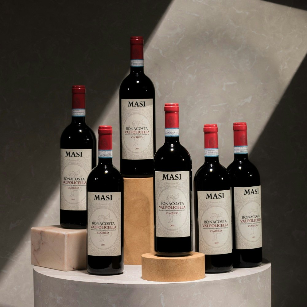 BONACOSTA | Valpolicella Classico DOC | BOX Elegant and fresh, it is produced in classic Valpolicella from Corvina, Rondinella and molinara. It represents a classic wine but in a contemporary way.