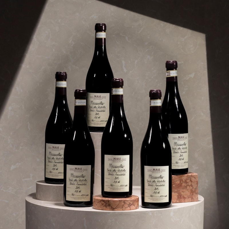 MEZZANELLA AMANDORLATO | Recioto Classico DOCG | BOX It is a "recioto" which is distinguished by its characteristic almond aftertaste. it is produced from grapes dried in lofts traditionally in the winter months.