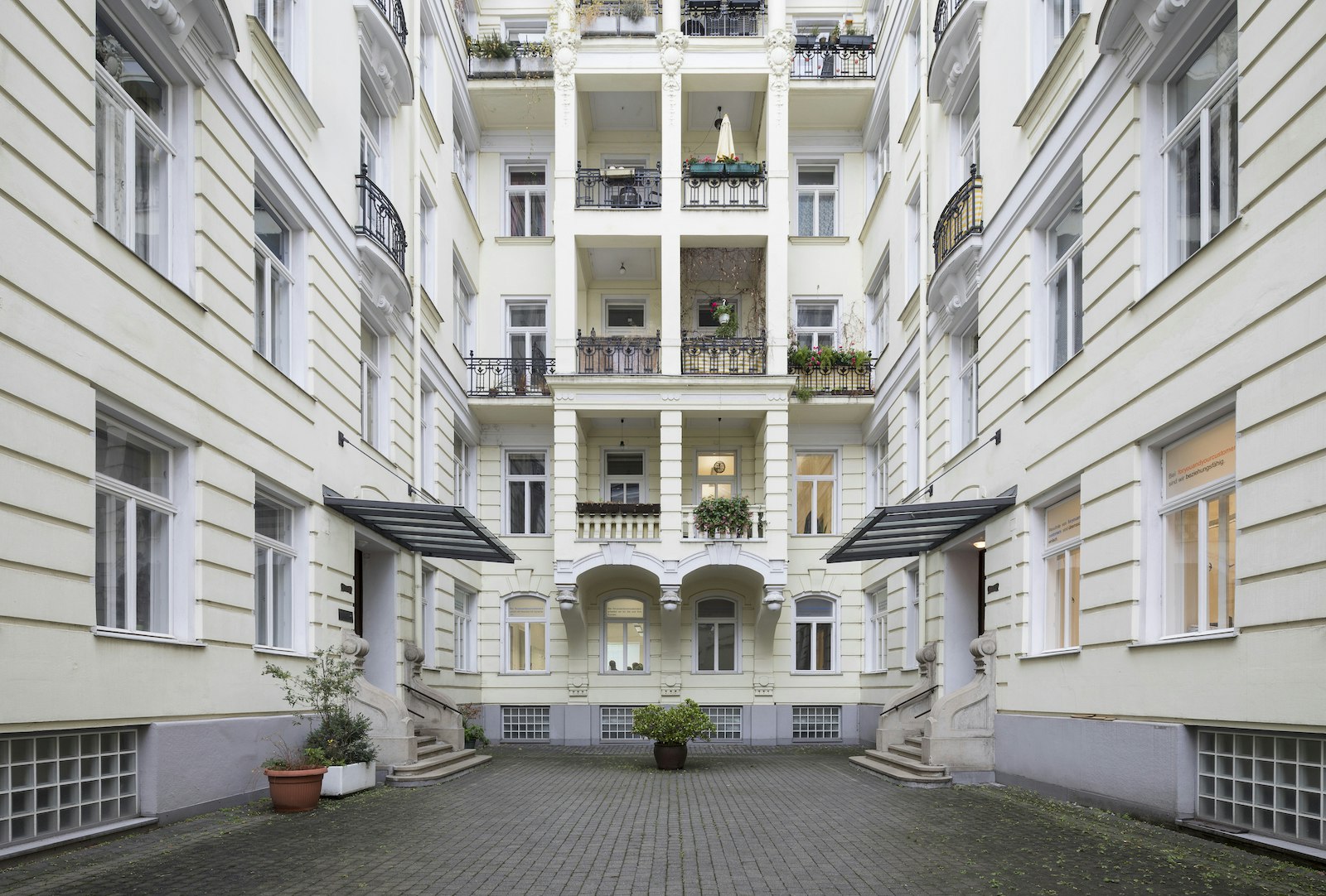 Symmetric courtyard in Vienna