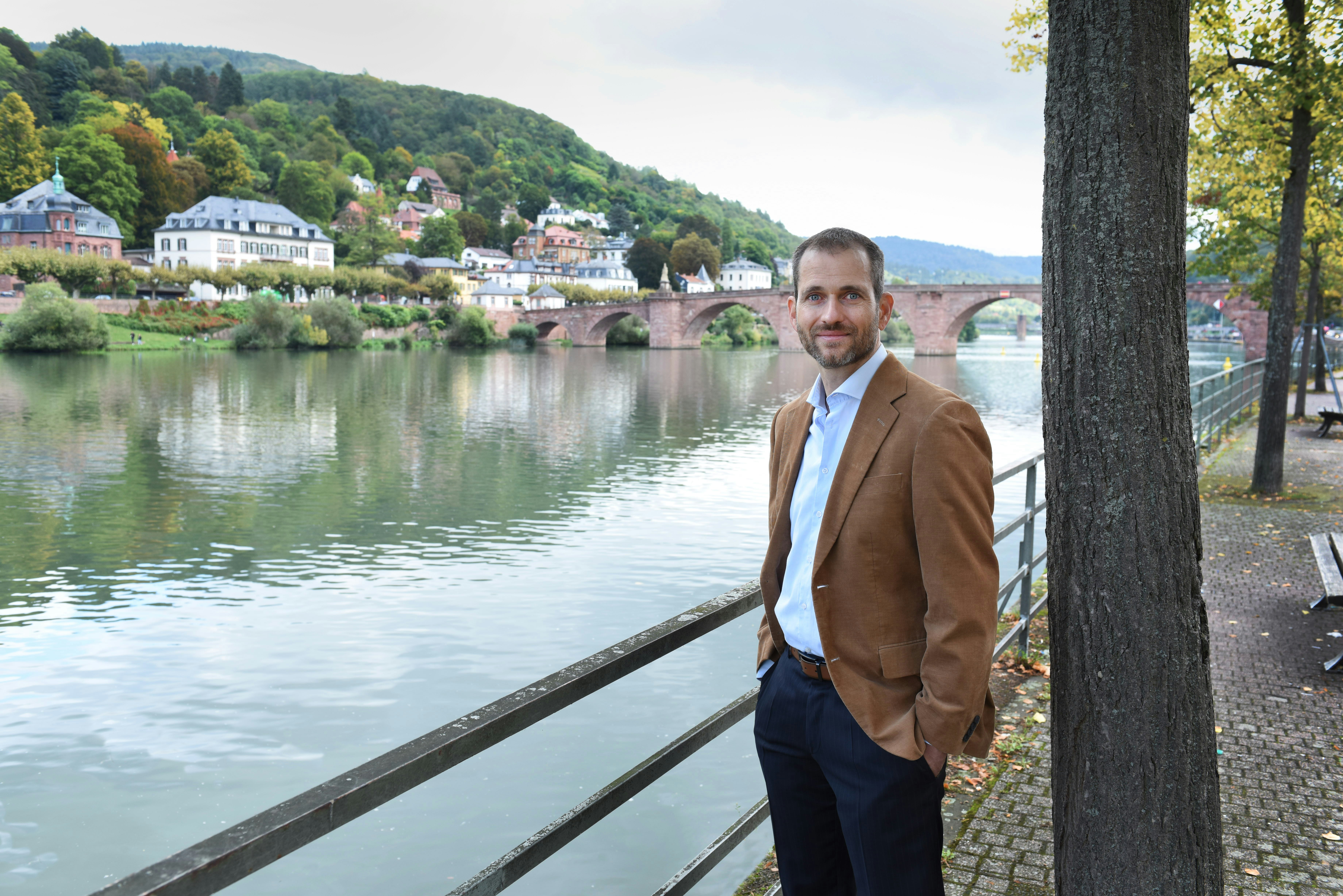 Jens am Ufer des Neckar