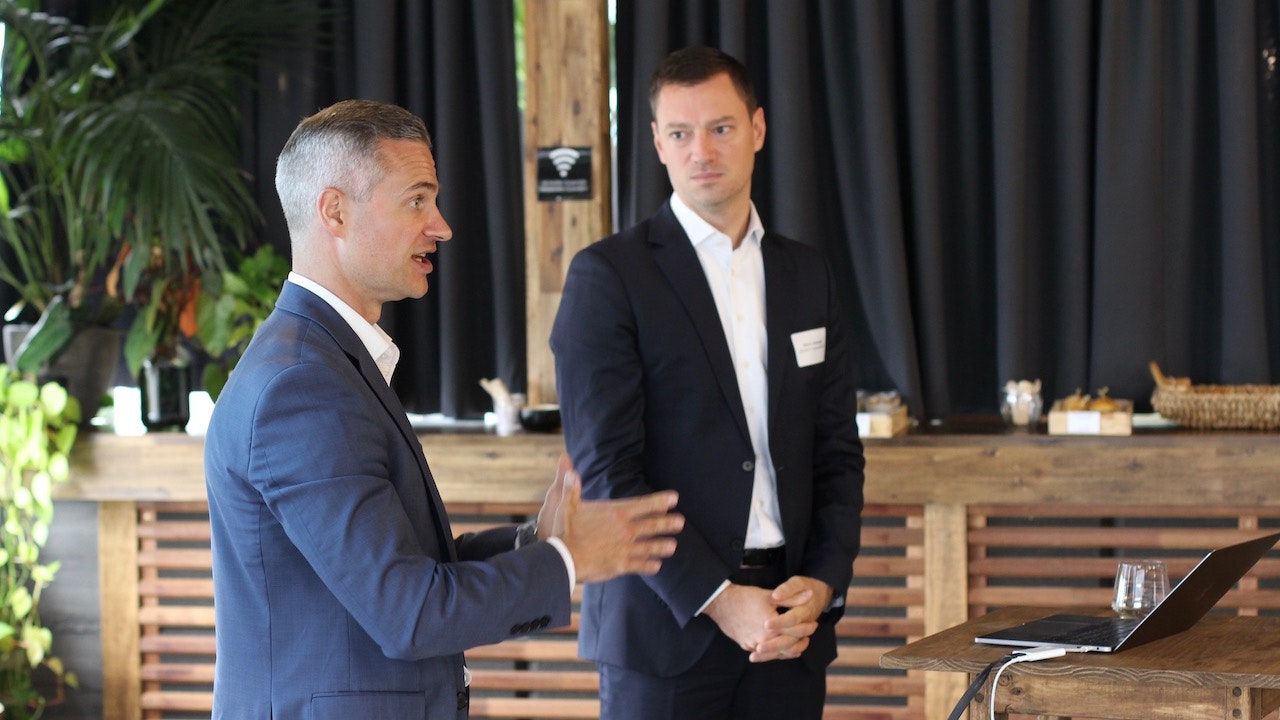 The participants exchanged their experiences and opinions with each other.