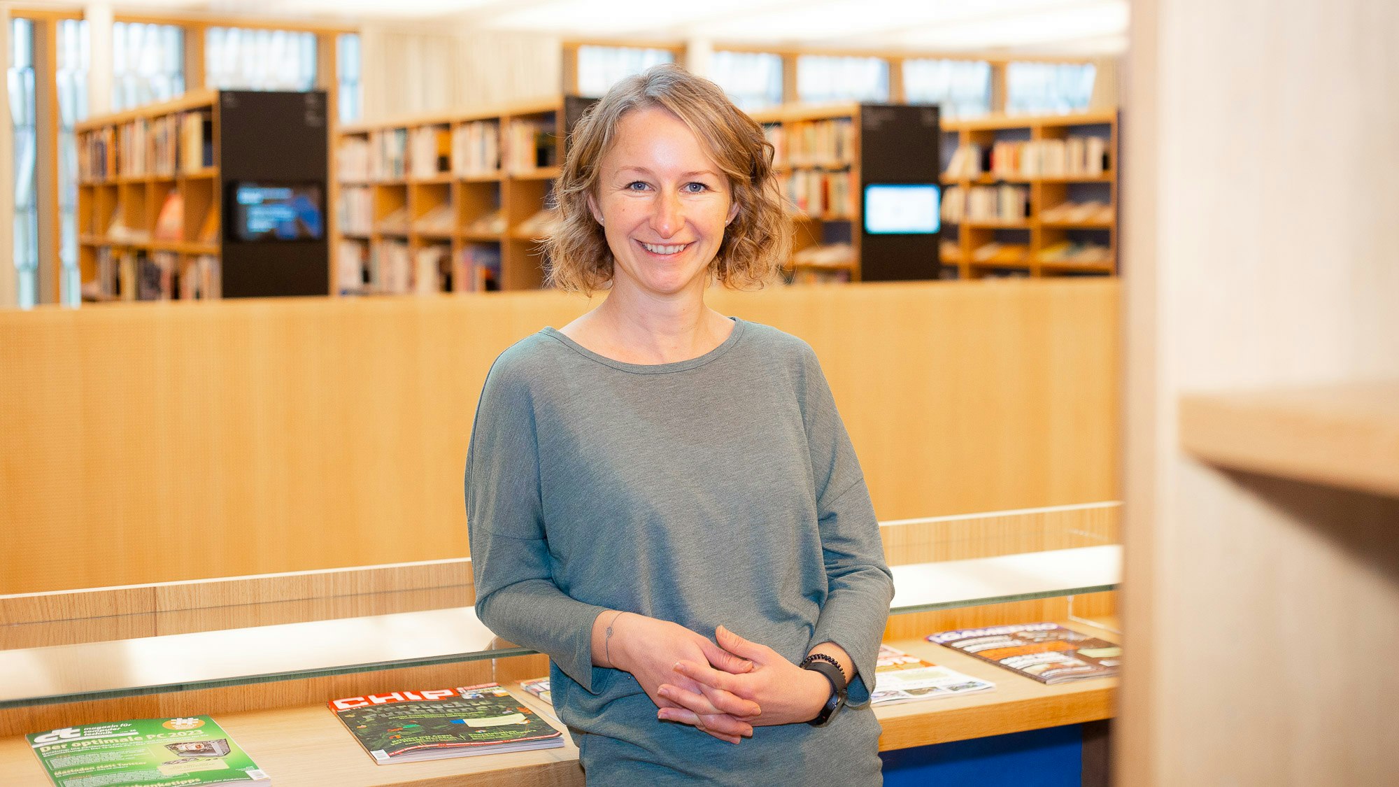 Sandra in library