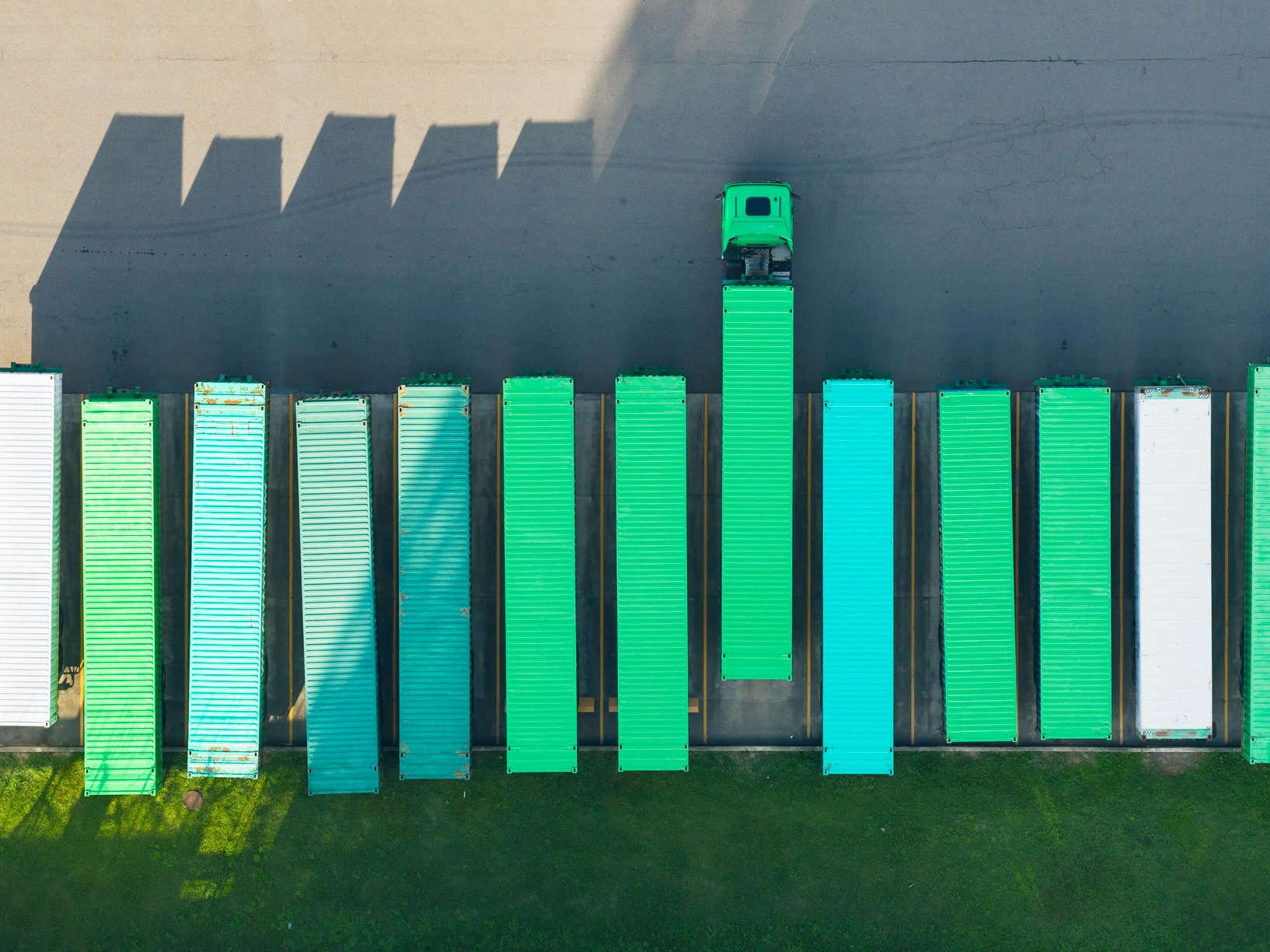 LKW mit container von oben